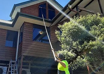 Toowoomba Window Cleaners A1 Terryfic Solar and Window Cleaning image 1