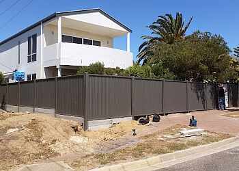 Active Fencing and Retaining