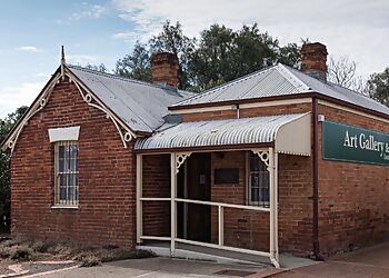 Queanbeyan Places To Visit Art Society & Gallery image 1