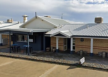 Backbeach Cafe & Restaurant