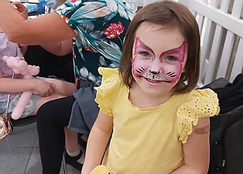 Mildura Face Painting Balloon Animals/Twisting and Face painting Mildura  image 1