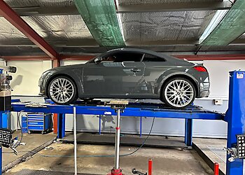 Beecheys Service Centre