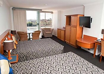 Burnett Riverside Hotel