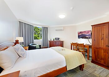 Burnett Riverside Hotel