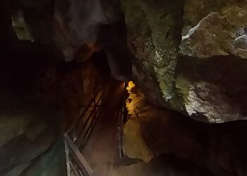Capricorn Caves
