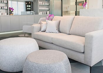 Dr Nicholas Moncrieff - HUNTER PLASTIC SURGERY