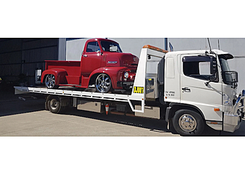 Dj's Tilt Tray Service