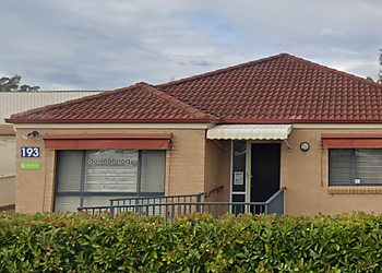 Dr Andrew MacKenzie-Wood - WOLLONGONG DERMATOLOGY