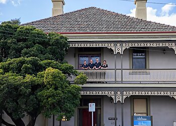 Dr Broughton Snell - SANDHURST PLASTIC SURGERY & DERMATOLOGY