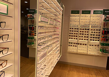 Dr Damien Cavanagh - SPECSAVERS CAIRNS