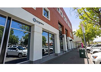 Dr Dylan Bentley - INNOVATIVE EYE CARE