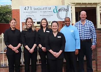 Dr Eric Mokgweetsi - SMOLLET ST. DENTAL
