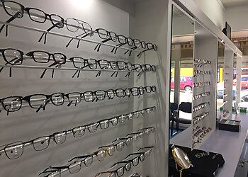 Dr Glenn Robinson - ROBINSON FAMILY OPTOMETRISTS