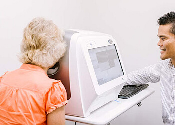 Dr Jason Tang - J & J OPTICAL