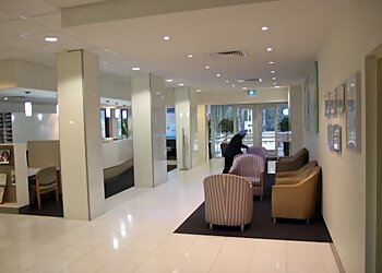 Dr Jonathan Curtis - GOSFORD PRIVATE HOSPITAL