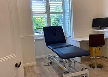 Dr L. Andrew Ashton - ORTHOPAEDIC SURGEON ORANGE