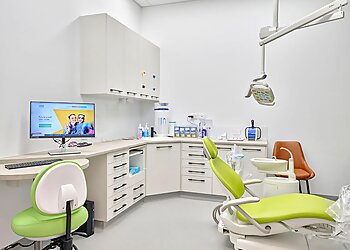 Dr Larry Li (Ching Fan) - MODERN ORTHODONTICS