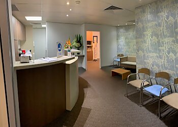 Dr Mahendra Meta - BRISBANE HIP AND KNEE