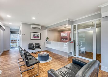 Dr Mahmoud Elsamman - BANK PLACE DENTAL