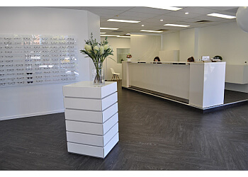 Dr Mark Hinds - MARK HINDS OPTOMETRISTS