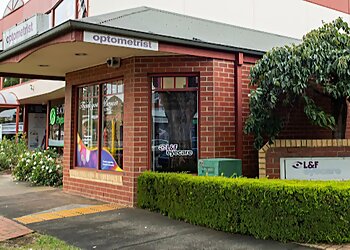 Dr Markus Ochsenbein - L&F EYECARE