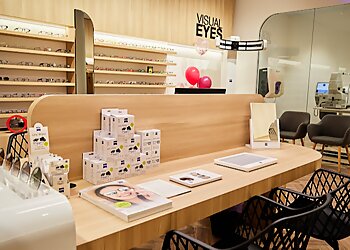 Dr Megan Finlay - VISUAL EYES OPTOMETRY