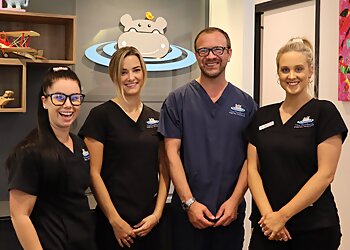 Dr Michael Chong - THE PAEDIATRIC DENTAL PRACTICE