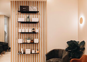 Dr Michael Freeman - THE SKIN CENTRE