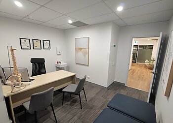 Dr Michael Miu - Western Pain