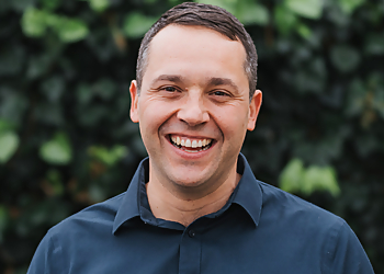 Dr Miodrag (Mike) Mladenovic - GEELONG AND COLAC ORTHODONTICS