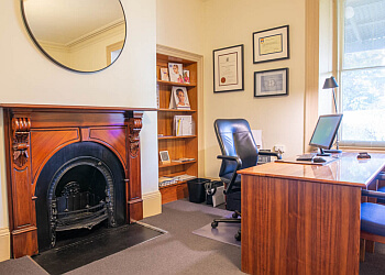 Dr Nanda Kandamany - TASMAN PLASTIC SURGERY