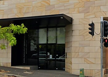 Dr Natasha Cook - SKIN LASER LONGEVITY