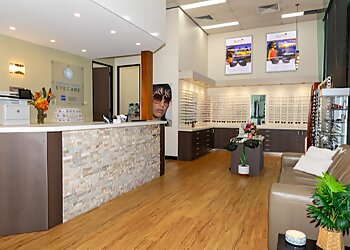 Dr Philip Crossfield - CENTRAL COAST EYECARE