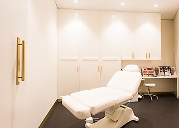 Dr Philip Richardson - BRISBANE PLASTIC & COSMETIC SURGERY