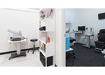 Dr Raj Dhanjal - OPTIONS OPTOMETRISTS