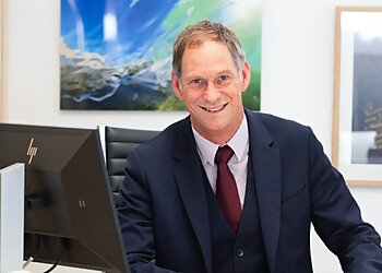 A/Prof Richard Ferch