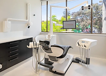 Dr Robert Honeybone - MAWSON DENTAL CARE