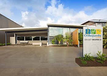 Dr Robert Pozzi - CAIRNS ORTHOPAEDIC CLINIC