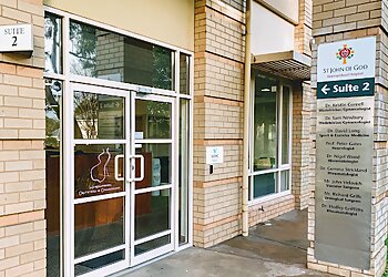 Dr Sam Newbury - WARRNAMBOOL OBSTETRICS AND GYNAECOLOGY