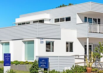 Dr Samantha Davidson - GOLD COAST DERMATOLOGY CLINIC