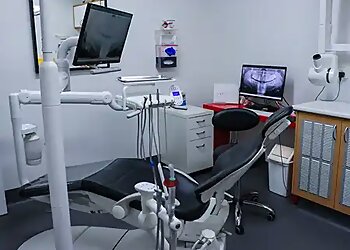 Dr Sanjeev Baniwal - BRITE DENTAL GROUP