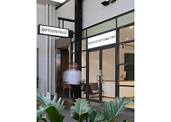 Dr Seok Heon Lee - STUDIO OPTOMETRY