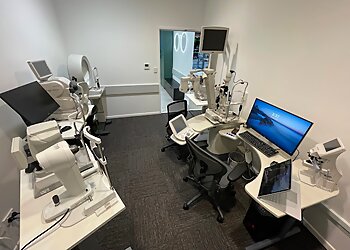 Dr Seok Heon Lee - STUDIO OPTOMETRY