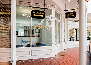 Dr Shekher Arora - THE GRAND ARCADE DENTAL SURGERY