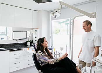 Dr Stephen Dudgeon - AVENUE DENTAL CALOUNDRA