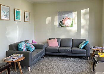 Dr Tamer Hamouda - WARRNAMBOOL OBSTETRICS AND GYNAECOLOGY