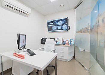 Dr Vas Srinivasan - INVISIBLE ORTHODONTICS