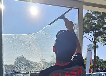 Wodonga Window Cleaners Flash Window Cleaning image 1