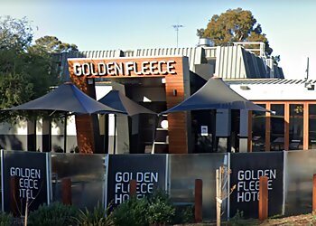Golden Fleece Hotel