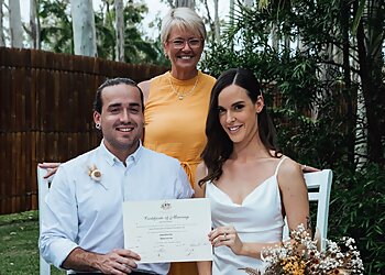 Kellie Rainbow Celebrant Gladstone